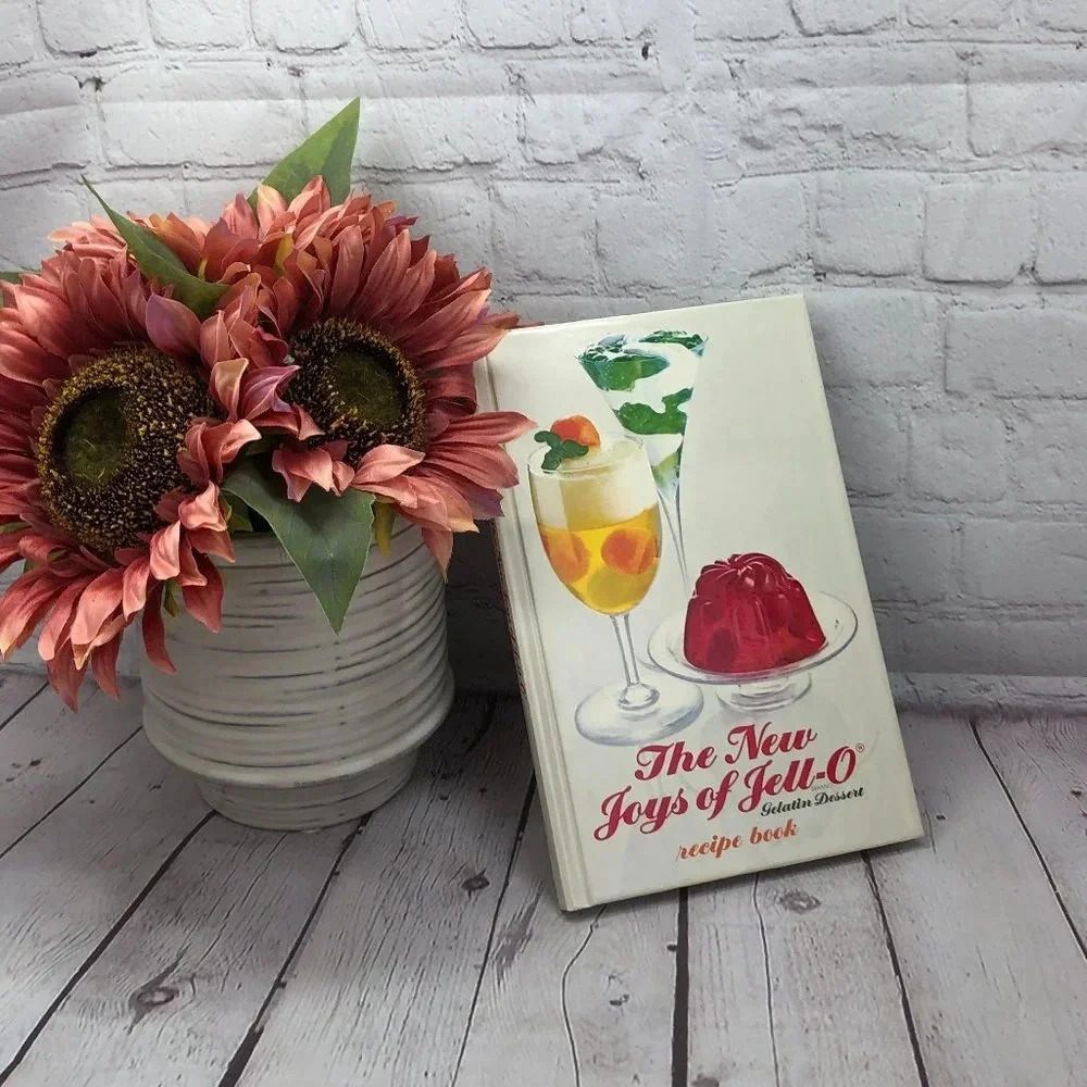vtg 1979 The New Joys of Jell-O cookbook hardback retro 70s bright primary color